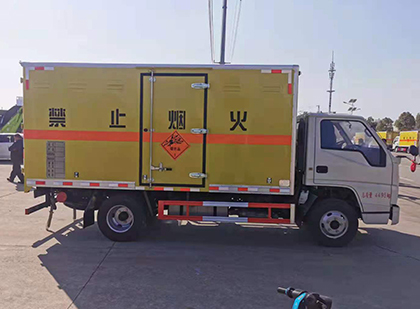 武穴爆破器材运输车技术升级与安全合规新趋势
